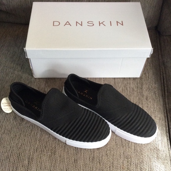 Danskin Swift slip on styling sneaker Size 7 New - Picture 2 of 4